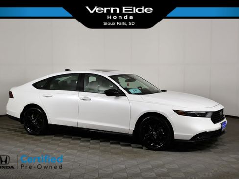 Certified 2025 Honda Accord SE image 1