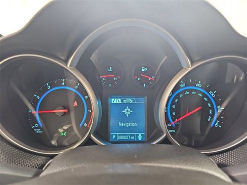 Used 2015 Chevrolet Cruze LT image 24