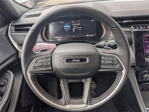 New 2025 Jeep Grand Cherokee L Altitude image 17