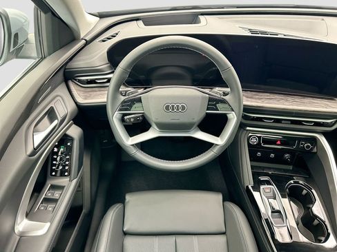 Used 2025 Audi Q5 Premium Plus w/ Premium Plus AWD/4WD image 11