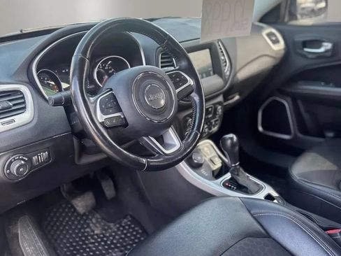 Used 2020 Jeep Compass Latitude w/ Cold Weather Group AWD/4WD image 11