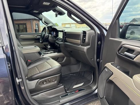 Used 2022 Chevrolet Silverado 1500 ZR2 w/ Technology Package AWD/4WD image 31