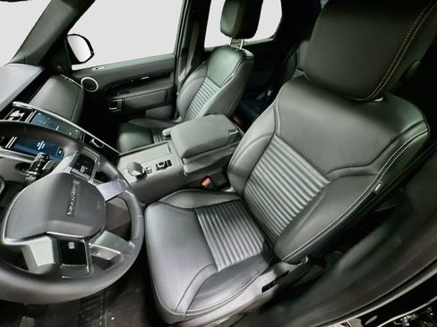 Used 2025 Land Rover Discovery S AWD/4WD image 5