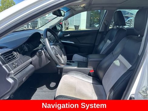 Used 2014 Toyota Camry SE w/ Leather Package FWD image 11