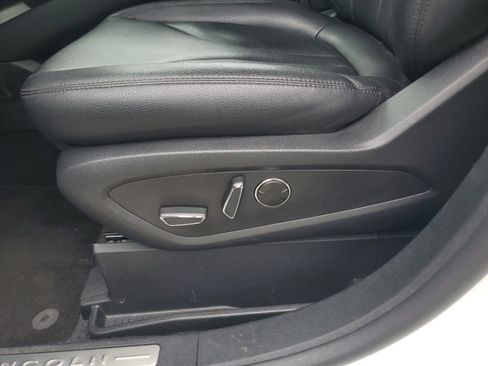 Used 2023 Lincoln Nautilus Standard w/ Premium Package image 14