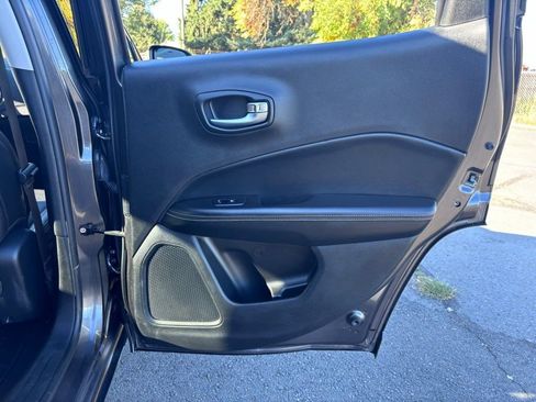 Used 2019 Jeep Compass Latitude w/ Cold Weather Group image 41