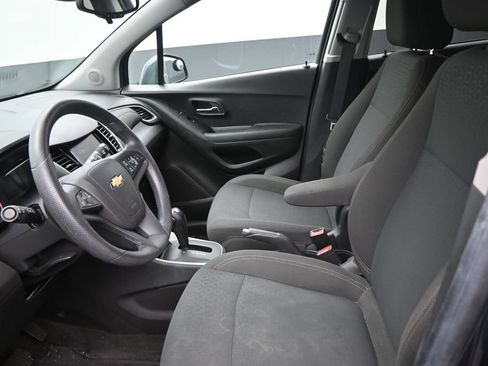 Used 2021 Chevrolet Trax LS w/ Tint and Cruise Package FWD image 12