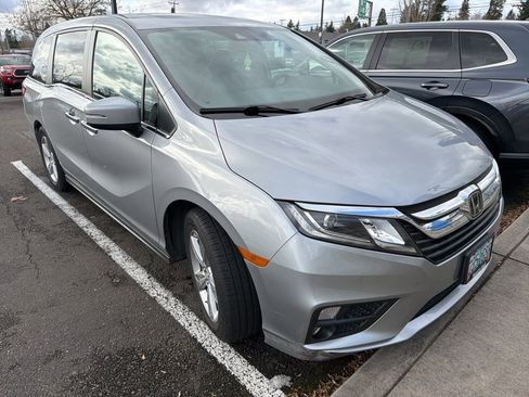 Used 2018 Honda Odyssey EX-L image 3