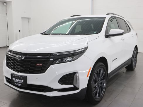 Used 2024 Chevrolet Equinox RS w/ LPO, Floor Liner Package image 7