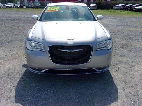 Used 2017 Chrysler 300 C w/ Harman/Kardon Audio Group image 2