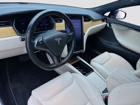 Used 2020 Tesla Model S Long Range Plus image 7