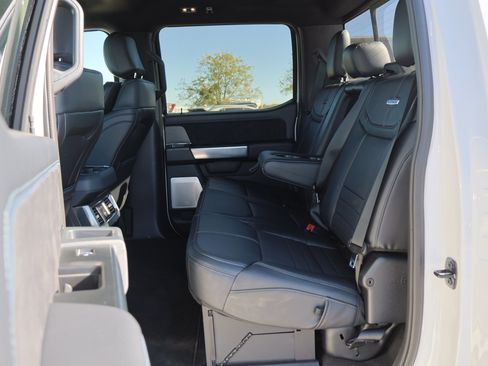 Certified 2025 Ford F450 Platinum image 32