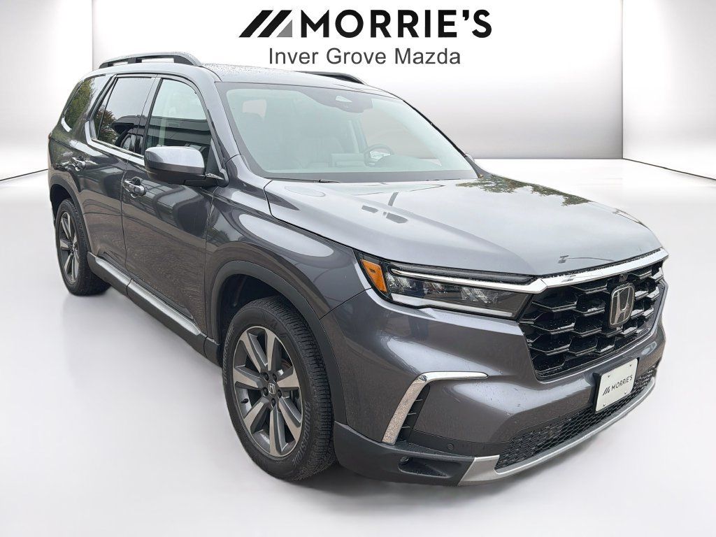 Used 2025 Honda Pilot Elite image 3