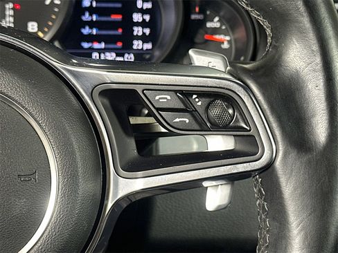 Used 2017 Porsche 911 Carrera image 23
