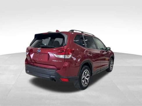 Used 2021 Subaru Forester Premium image 16
