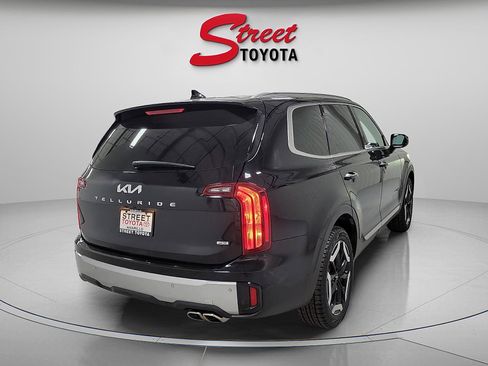 Used 2024 Kia Telluride S w/ S Sunroof Package image 4