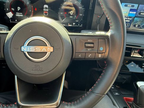 Used 2025 Nissan Kicks SR FWD image 19