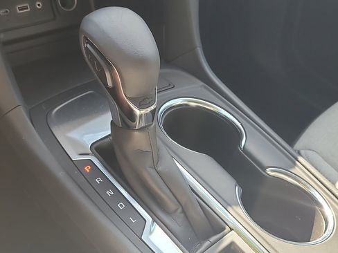 Used 2024 Chevrolet Equinox LT FWD image 27