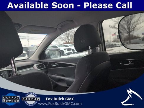 Used 2017 Kia Sorento LX image 8