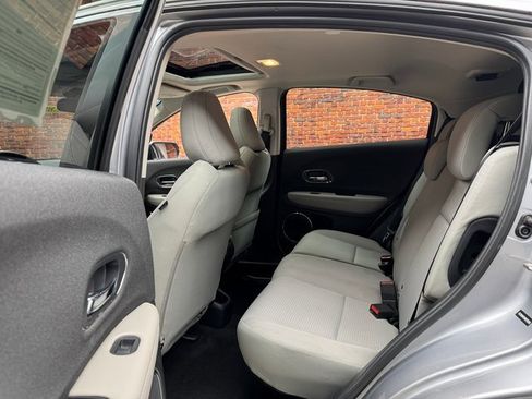 Used 2019 Honda HR-V EX image 22