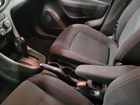 Used 2020 Chevrolet Trax LS w/ Tint and Cruise Package FWD image 26