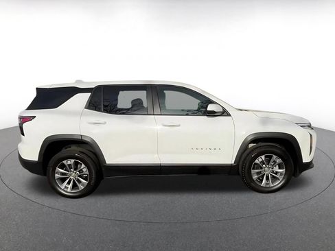 Used 2025 Chevrolet Equinox LT AWD/4WD image 16