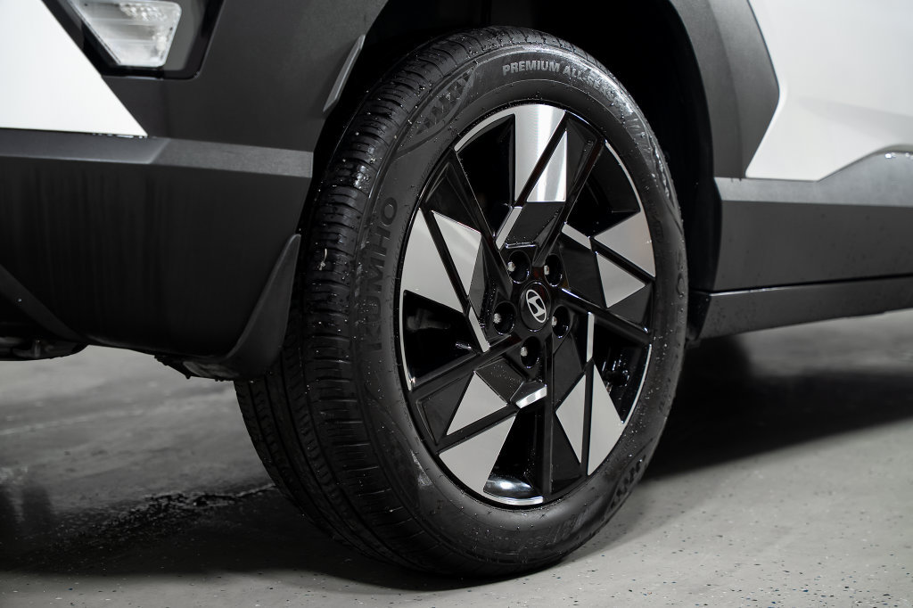 Used 2024 Hyundai Kona SEL FWD image 7