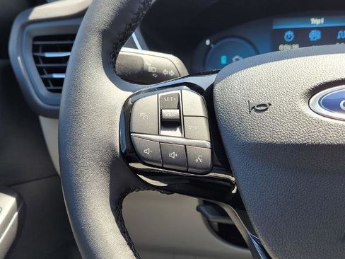New 2025 Ford Escape SE w/ PHEV Premium Package image 17