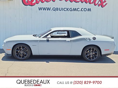 Used 2021 Dodge Challenger R/T w/ Blacktop Package RWD image 4