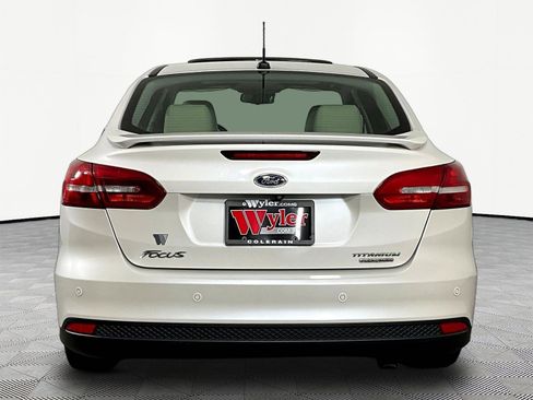Used 2015 Ford Focus Titanium w/ Titanium Technology Package FWD image 5