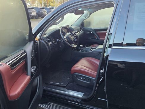 Used 2017 Lexus LX 570 4WD image 10