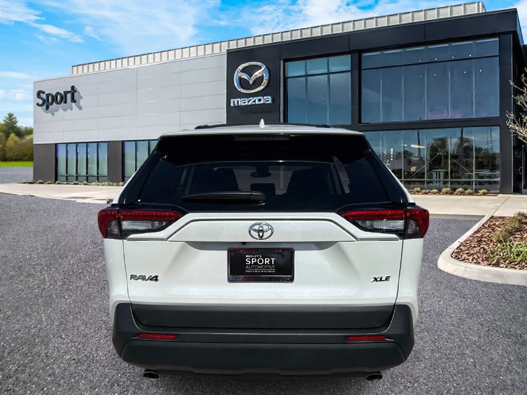 Used 2025 Toyota RAV4 XLE Premium FWD image 5