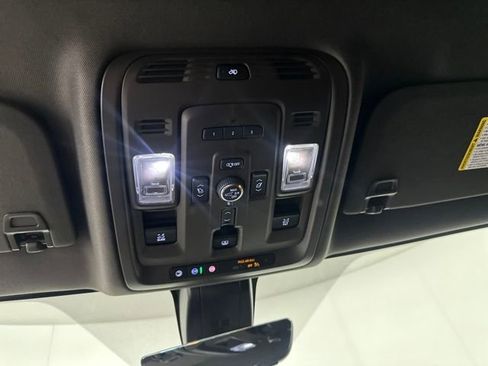 Used 2021 GMC Yukon XL Denali w/ Denali Premium Package image 24