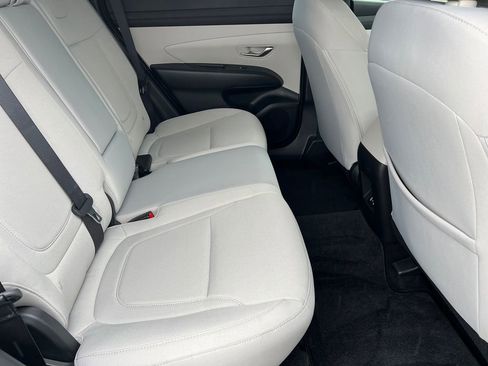 Used 2025 Hyundai Tucson SE FWD image 10