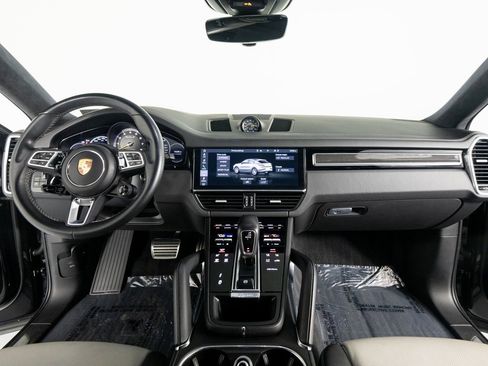 Certified 2020 Porsche Cayenne Turbo S image 31
