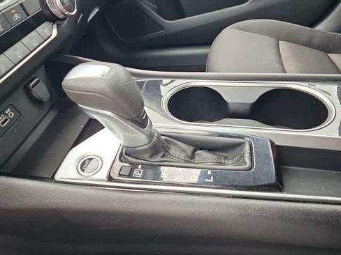Used 2024 Nissan Altima 2.5 SV FWD image 25