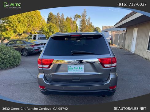 Used 2012 Jeep Grand Cherokee Laredo AWD/4WD image 9