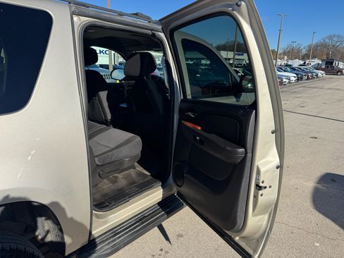 Used 2013 Chevrolet Suburban LS w/ Convenience Package 1 image 10