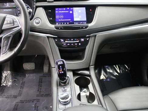 Certified 2022 Cadillac XT5 Premium Luxury image 25