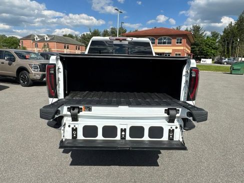 Used 2025 GMC Sierra 2500 AT4 w/ AT4 Preferred Package AWD/4WD image 16