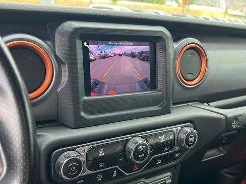 Used 2021 Jeep Gladiator Mojave w/ LED Lighting Group AWD/4WD image 33