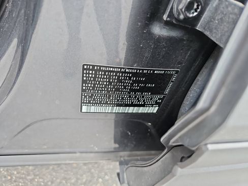 Used 2023 Volkswagen Tiguan SE FWD image 9