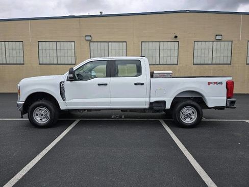Used 2025 Ford F250 XL w/ FX4 Off-Road Package AWD/4WD image 4