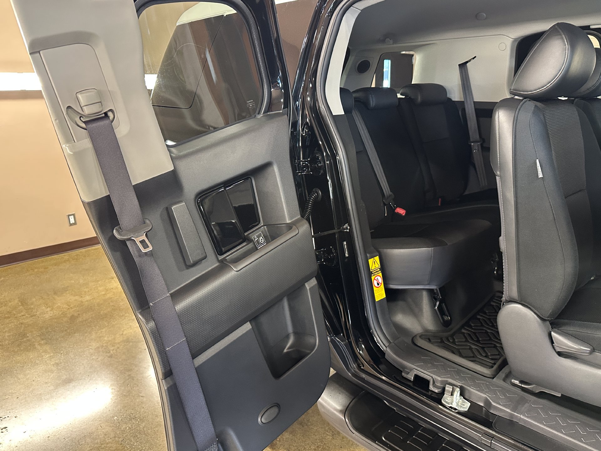 Used 2007 Toyota FJ Cruiser 4WD w/ Upgrade Pkg 1 image 18