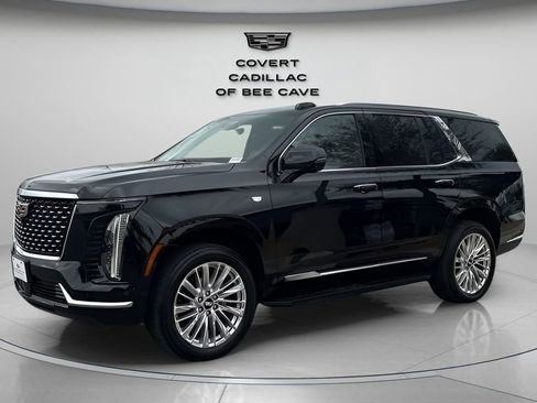 Used 2025 Cadillac Escalade Premium Luxury image 3