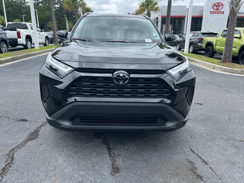Used 2025 Toyota RAV4 XLE FWD image 3