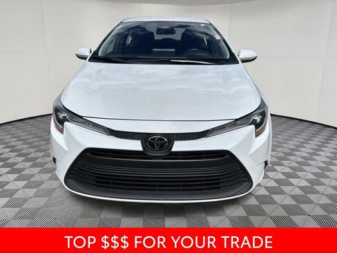 Used 2025 Toyota Corolla LE FWD image 2