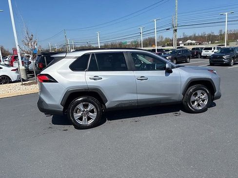 Used 2025 Toyota RAV4 XLE image 5