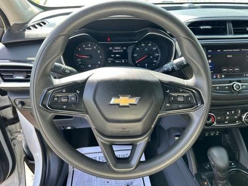 Used 2023 Chevrolet TrailBlazer LT FWD image 15