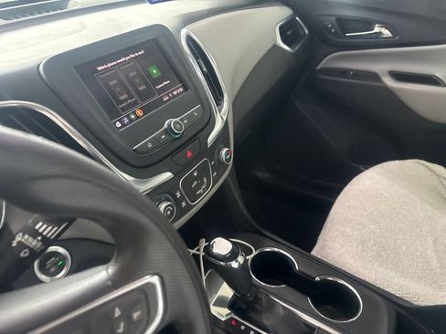 Used 2021 Chevrolet Equinox LS w/ LS Convenience Package FWD image 10